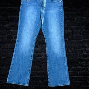 Levi classic bootcut jeans Size 14 medium wash
